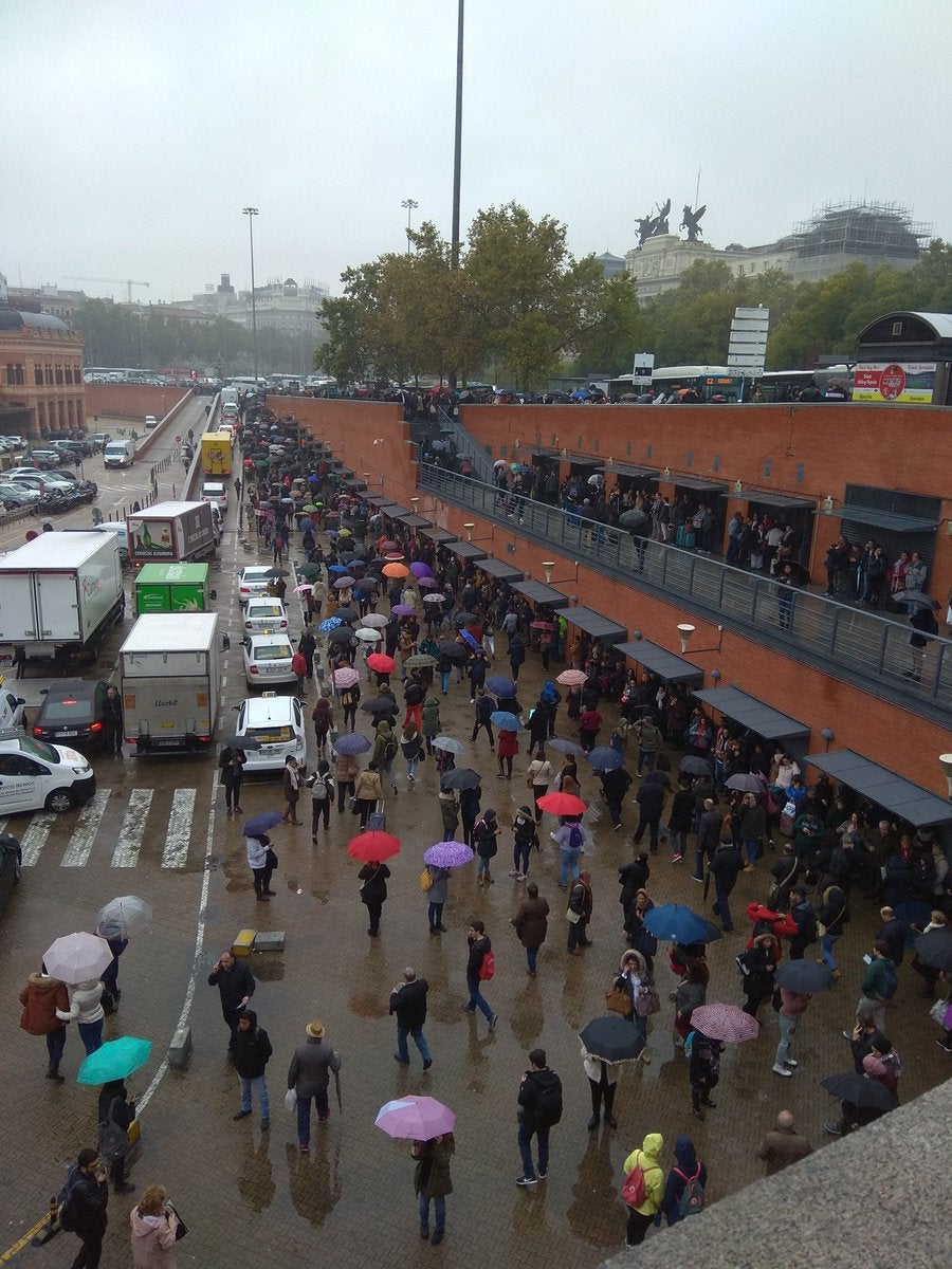 La Policía desmonta el dispositivo en la estación de Atocha tras confirmar que ha sido una falsa alarma La Policía desmonta el dispositivo en la estación de Atocha tras confirmar que ha sido una falsa alarma