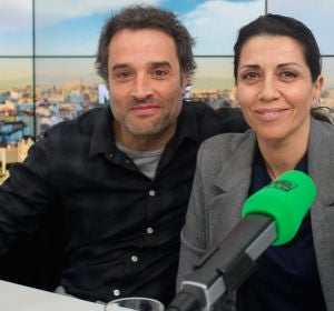 Daniel Guzmán y Alicia Borrachero en los estudios de Onda Cero Daniel Guzmán y Alicia Borrachero en los estudios de Onda Cero