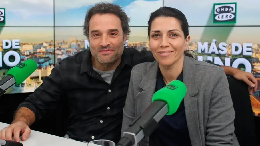 Daniel Guzmán y Alicia Borrachero en los estudios de Onda Cero Daniel Guzmán y Alicia Borrachero durante una entrevista en los estudios de Onda Cero