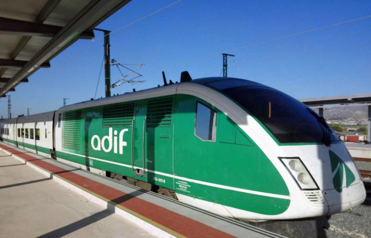 UPyD recupera la petición de que el AVE llegue al centro de Elche y reclama la modernización de la actual vía ferroviaria UPyD recupera la petición de que el AVE llegue al centro de Elche y reclama la modernización de la actual vía ferroviaria