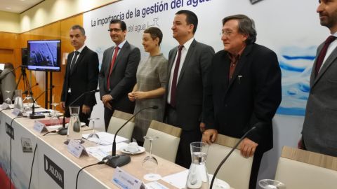 Mart&iacute;nez Arroyo ha participado en un desayuno informativo sobre la gesti&oacute;n del agua