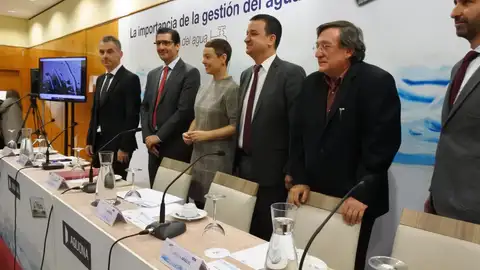 Martínez Arroyo ha participado en un desayuno informativo sobre la gestión del agua Martínez Arroyo ha participado en un desayuno informativo sobre la gestión del agua