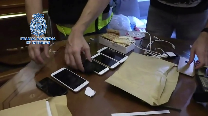 Detenidos en Vigo 6 miembros de una banda que estafó más de tres millones de euros Detenidos en Vigo 6 miembros de una banda que estafó más de tres millones de euros