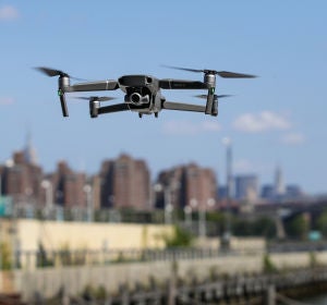 Un dron sobrevuela Nueva York Un dron sobrevuela Nueva York