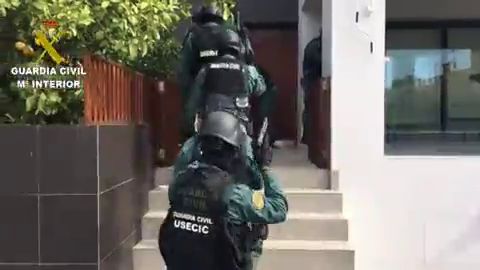 La Guardia Civil desarticula un grupo que obtenía 320.000 de beneficios netos al año en cuatro cultivos de marihuana