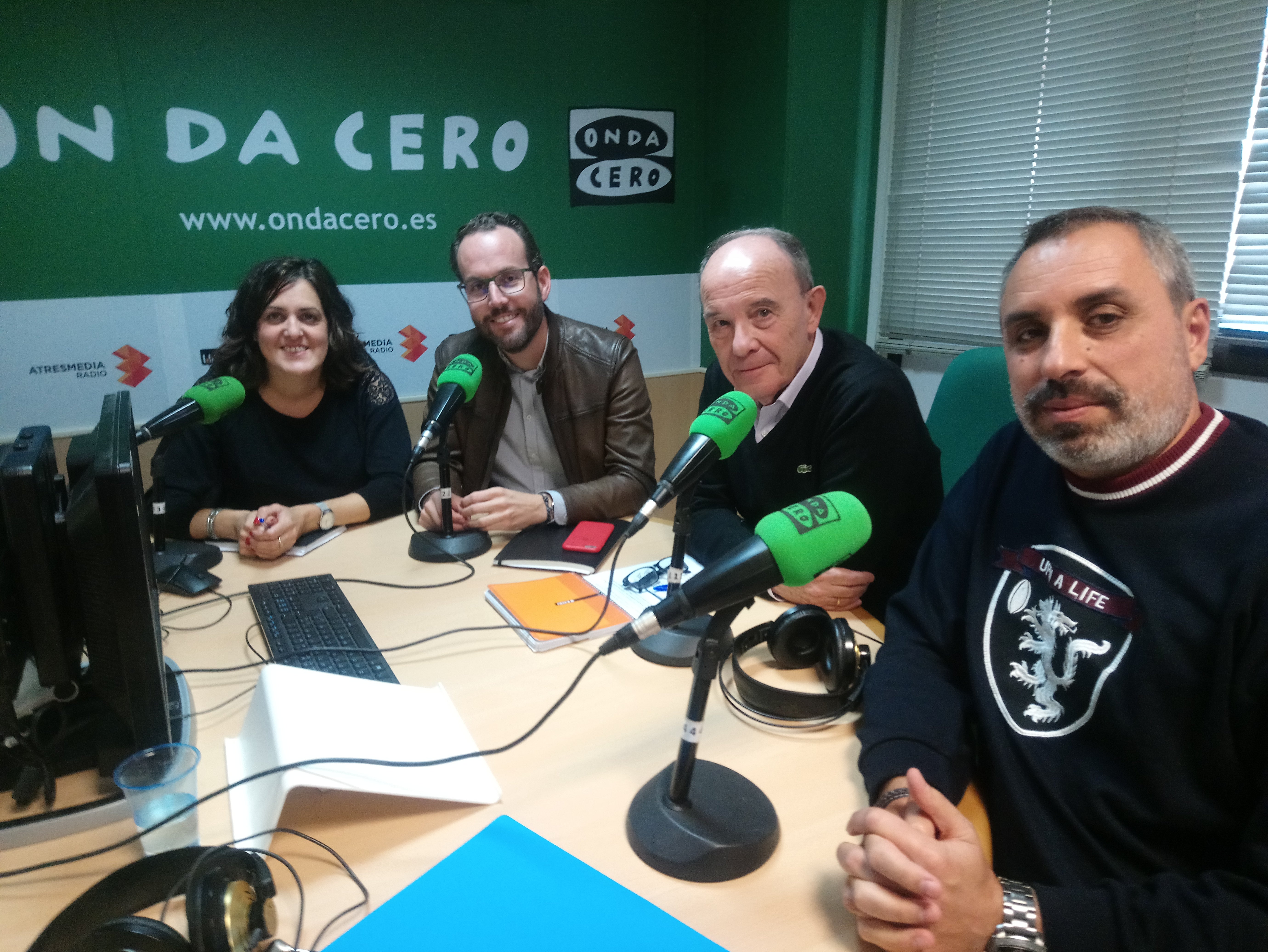 El Ayuntamiento de Elche se une a los padres de Torrellano y exige a la Conselleria de Educación el arreglo inmediato de la fachada del instituto El Ayuntamiento de Elche se une a los padres de Torrellano y exige a la Conselleria de Educación el arreglo inmediato de la fachada del instituto