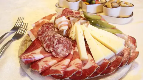 Embutidos y quesos, ¿cómo conservarlos? Aquí van unos consejos.