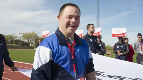 Cerca de 200 deportistas con discapacidad intelectual participan en el Campeonato Nacional de Atletismo Indoor Cerca de 200 deportistas con discapacidad intelectual participan en el Campeonato Nacional de Atletismo Indoor