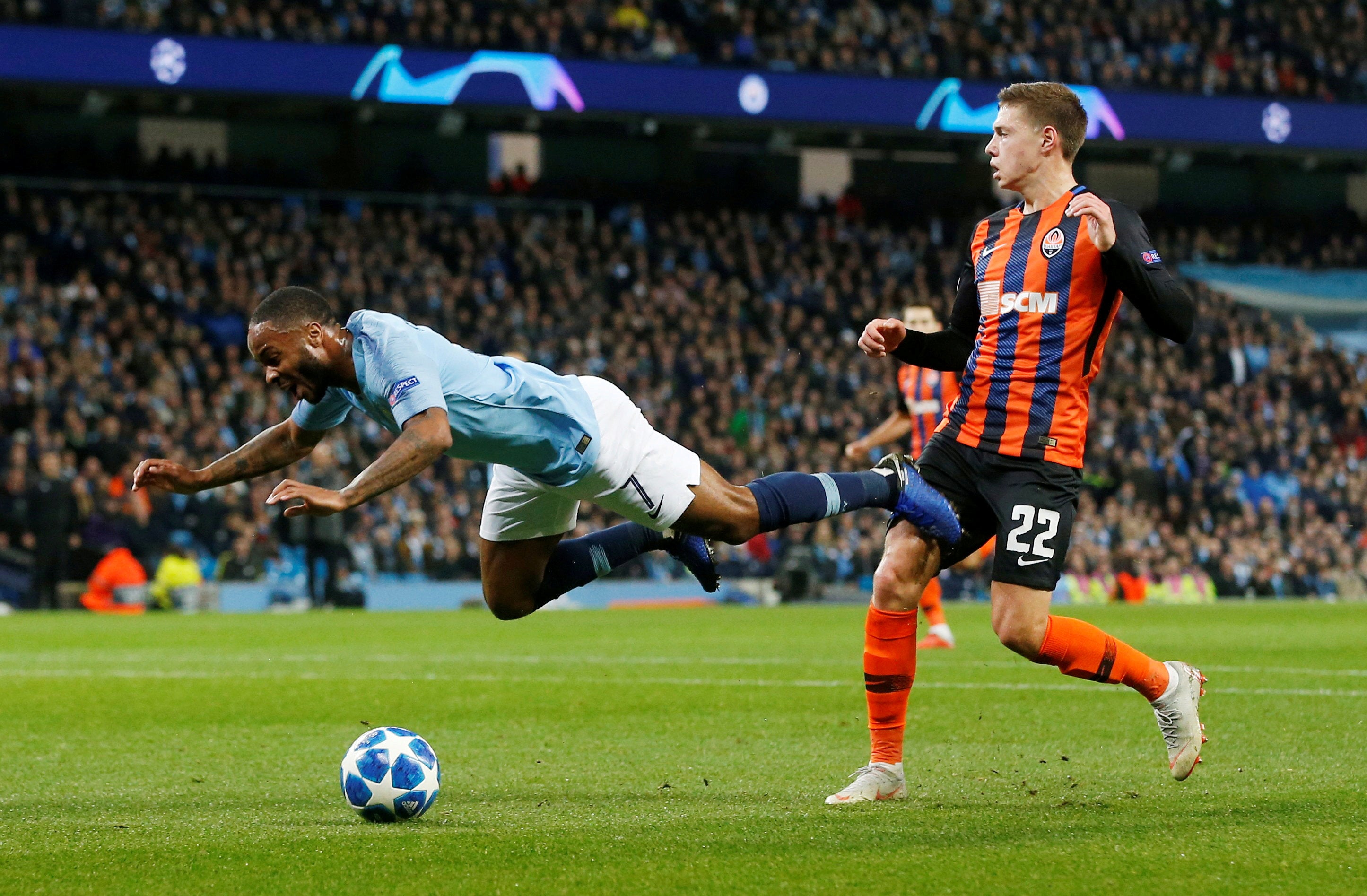 Guardiola, sobre el penalti a Sterling: "Nos dimos cuenta que no era, Raheem se lo podría haber dicho al árbitro" Guardiola, sobre el penalti a Sterling: "Nos dimos cuenta que no era, Raheem se lo podría haber dicho al árbitro"