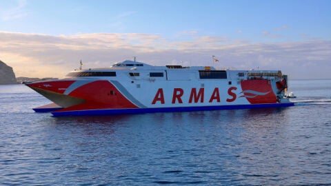 Foto de archivo del Barco de Naviera Armas Albor&aacute;n.