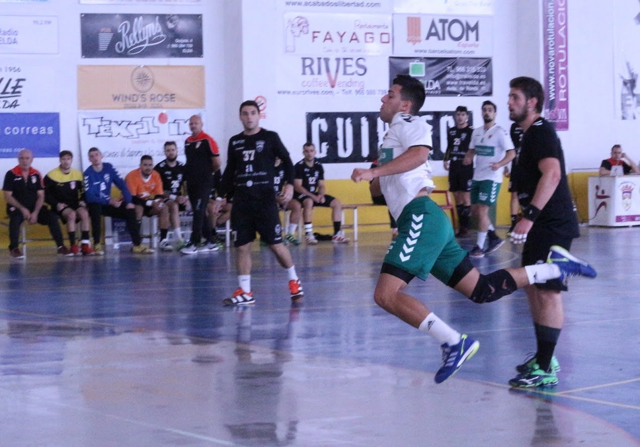 Miguel Ángel Labañera se lesiona la rodilla y tampoco estará ante el Sporting Alicante Miguel Ángel Labañera se lesiona la rodilla y tampoco estará ante el Sporting Alicante