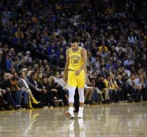 Stephen Curry, en el duelo ante los Bucks Stephen Curry, en el duelo ante los Bucks