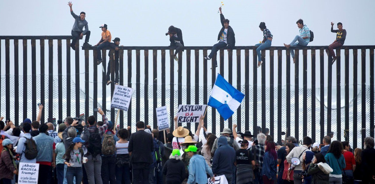 Corresponsales en el movimiento migrante hacia EEUU: "Los inmigrantes prefieren morir de camino que quedarse en su país" Corresponsales en el movimiento migrante hacia EEUU: "Los inmigrantes prefieren morir de camino que quedarse en su país"