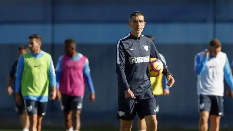 Juan Ramón López Muñiz en un entrenamiento del Málaga Juan Ramón López Muñiz en un entrenamiento del Málaga