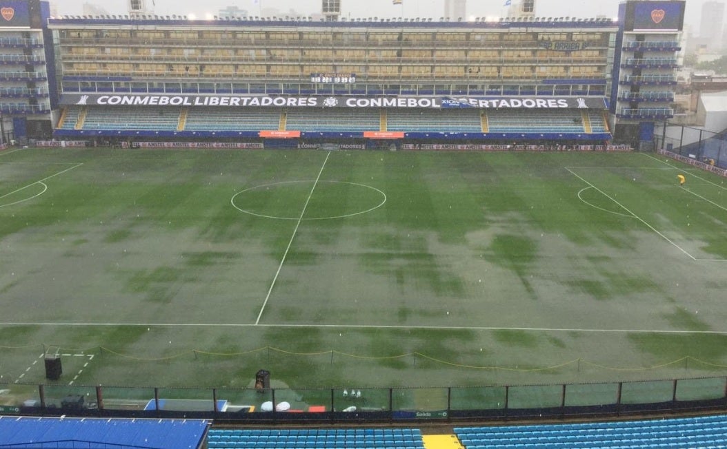 Se suspende la final de la Copa Libertadores entre Boca y River por la lluvia Se suspende la final de la Copa Libertadores entre Boca y River por la lluvia