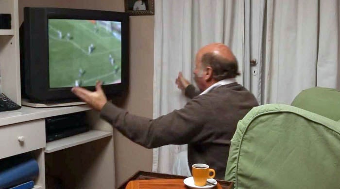 El aficionado más famoso de River: "Tengo las pulsaciones aceleradas, el médico me ha recetado pastillas para la tensión" El aficionado más famoso de River: "Tengo las pulsaciones aceleradas, el médico me ha recetado pastillas para la tensión"