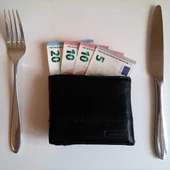 Un cliente deja 4.000 euros de propina en restaurante Marbella tras la queja de otro Un cliente deja 4.000 euros de propina en restaurante Marbella tras la queja de otro