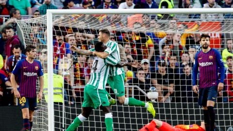 Joaqu&iacute;n celebra su gol en el Camp Nou