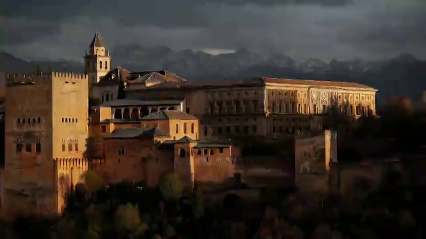 El puente del Pilar se salva en Granada gracias al turismo nacional El puente del Pilar se salva en Granada gracias al turismo nacional
