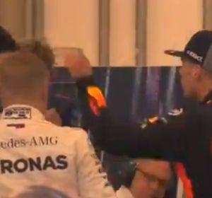 Verstappen empuja a Ocon Verstappen empuja a Ocon