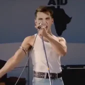 Doncic caracterizado como Freddie Mercury Doncic caracterizado como Freddie Mercury
