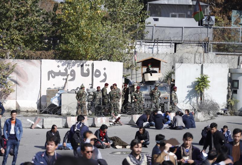 Una explosión sacude Kabul cerca de una protesta con cientos de manifestantes Una explosión sacude Kabul cerca de una protesta con cientos de manifestantes