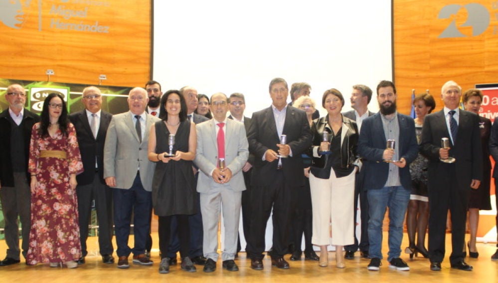 Premiados y miembros del jurado de la V Gala 'Ilicitanos en la Onda' 2017.
