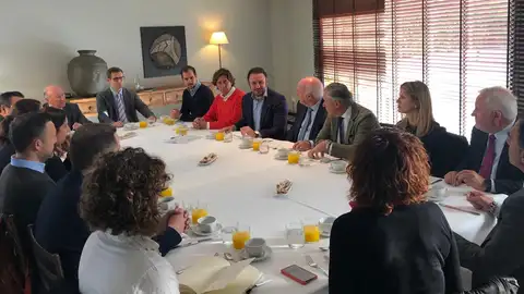 Reunión de representantes de Cedelco con Pablo Ruz, presidente del PP de Elche Reunión de representantes de Cedelco con Pablo Ruz, presidente del PP de Elche