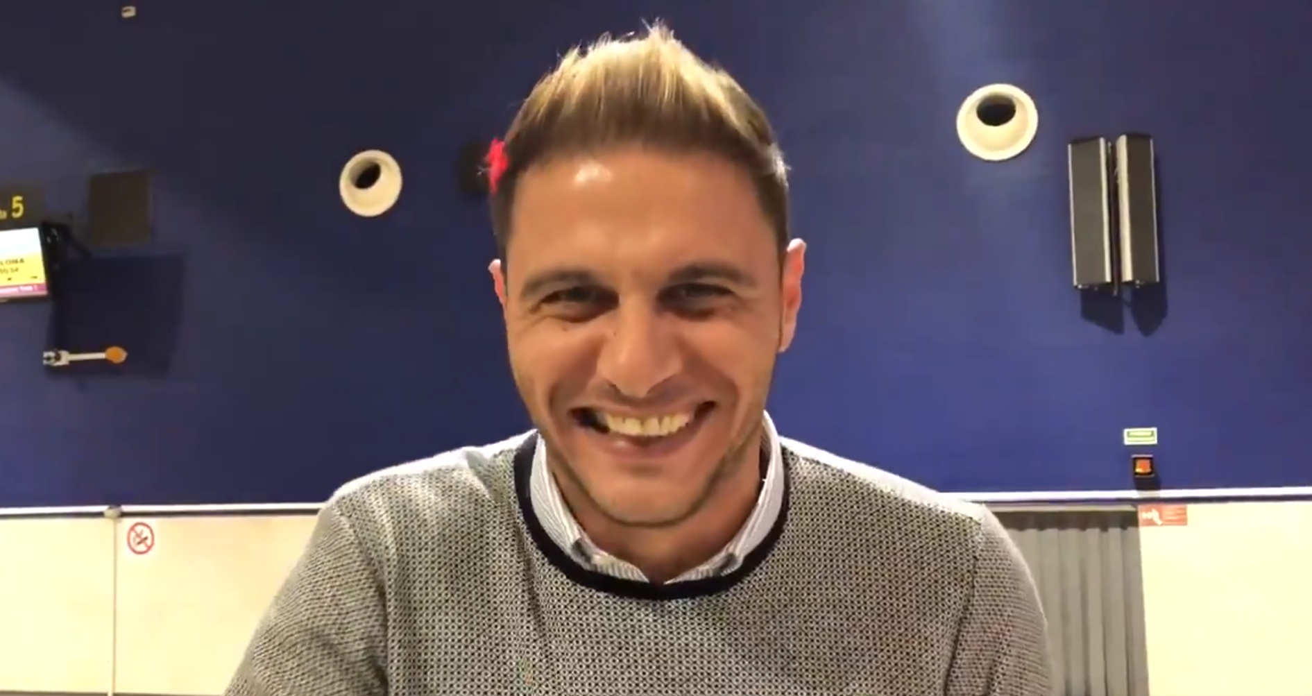 El chiste de Joaquín al llegar a Sevilla tras ganar al Barça: "Antonia, ¿de dónde vienes...?" El chiste de Joaquín al llegar a Sevilla tras ganar al Barça: "Antonia, ¿de dónde vienes...?"