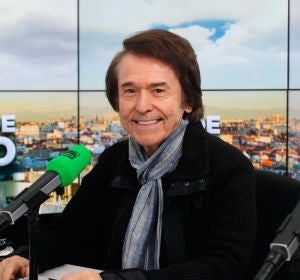 Raphael durante una entrevista en Onda Cero Raphael durante una entrevista en Onda Cero