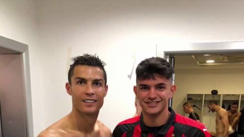 El 'photobomb' involuntario de Chiellini a la foto de Crisitano Ronaldo: se le ve&iacute;a todo