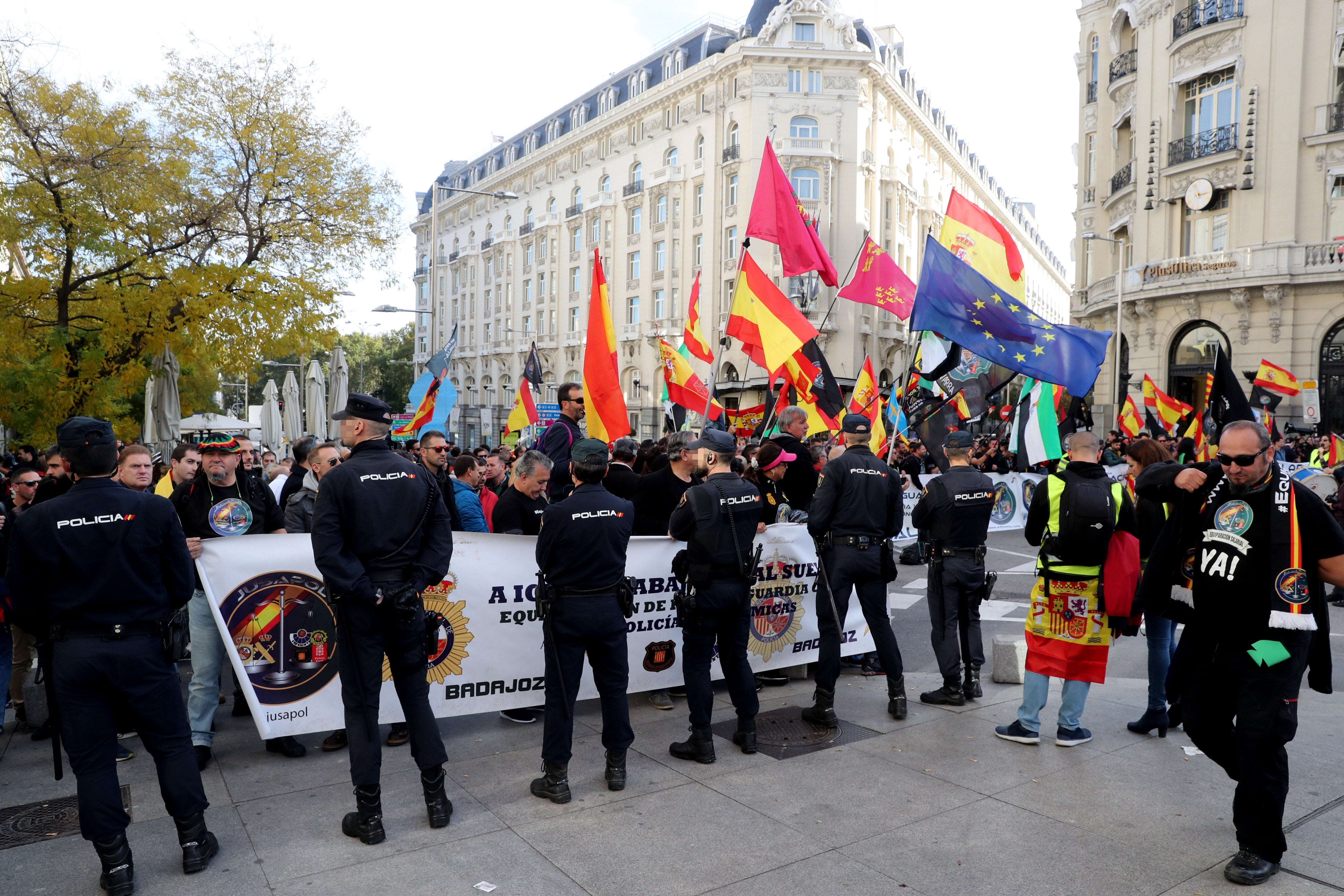 El Congreso admite la ley de Jusapol para equiparar sueldos de policías con el rechazo de ERC, PNV, PDeCAT y Bildu El Congreso admite la ley de Jusapol para equiparar sueldos de policías con el rechazo de ERC, PNV, PDeCAT y Bildu