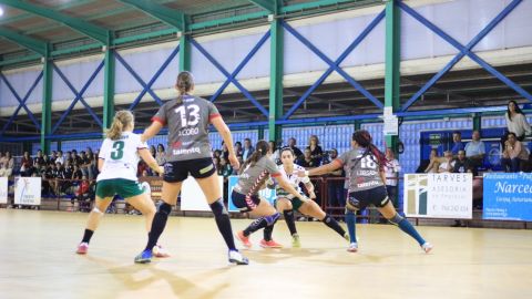 Laura Hernández, jugadora del Club Balonmano Elche Mustang.