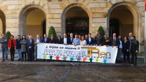 La corporación municipal de Gijón escenifica unidad en defensa del Plan de Vías Ayuntamiento de Gijón