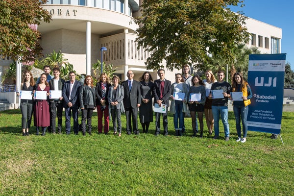 La Fundació Banc Sabadell premia al alumnado de la UJI con mejores notas en las pruebas de acceso a la universidad La Fundació Banc Sabadell premia al alumnado de la UJI con mejores notas en las pruebas de acceso a la universidad