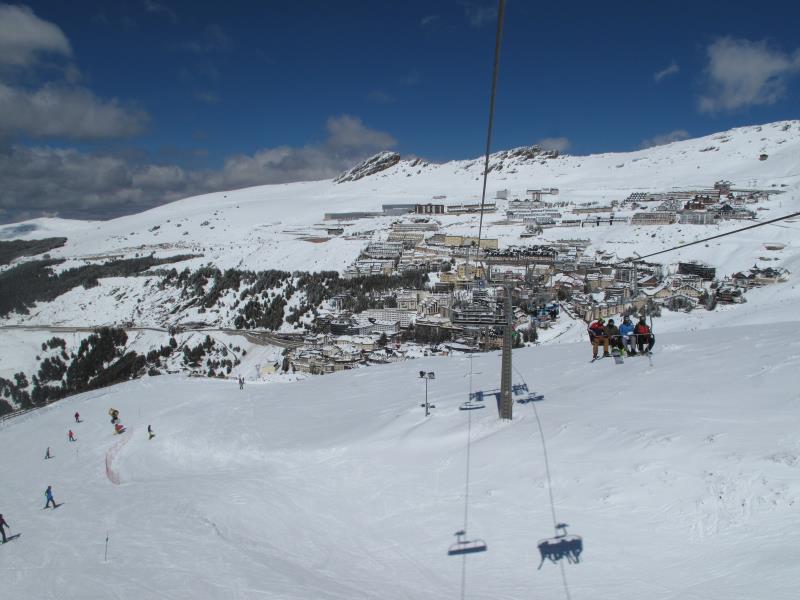 Los trabajadores del parking de Sierra Nevada suspenden la huelga Los trabajadores del parking de Sierra Nevada suspenden la huelga