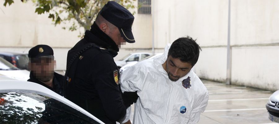 Rafael Pantoja, presunto asesino de Sacramento Roca, llegando a los juzgados de Palma. Rafael Pantoja, presunto asesino de Sacramento Roca, llegando a los juzgados de Palma.