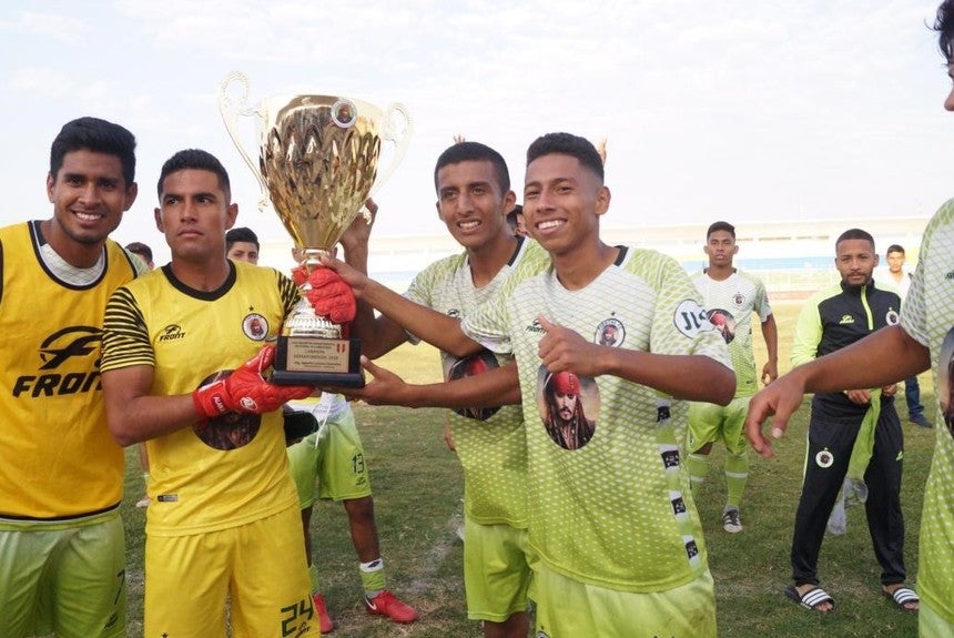 El equipo peruano que tiene a Jack Sparrow como escudo, a un paso de Primera El equipo peruano que tiene a Jack Sparrow como escudo, a un paso de Primera