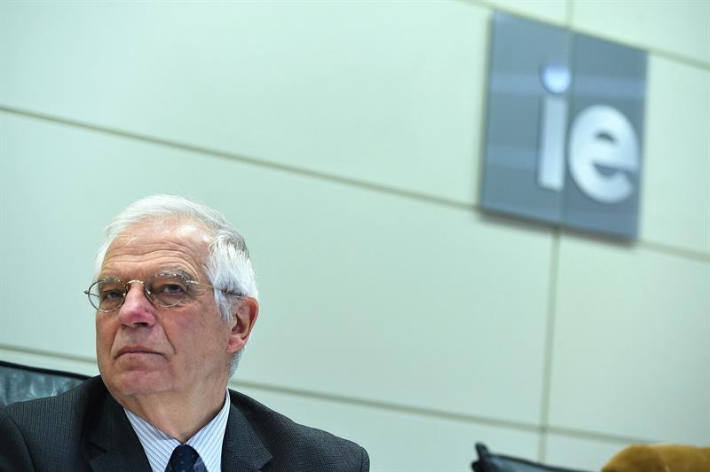 Borrell dice que la Constitución ha permitido "pasar por circunstancias difíciles" como el 155 o la moción de censura Borrell dice que la Constitución ha permitido "pasar por circunstancias difíciles" como el 155 o la moción de censura