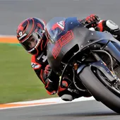 Jorge Lorenzo en su estreno con la Honda en Valencia Jorge Lorenzo en su estreno con la Honda en Valencia