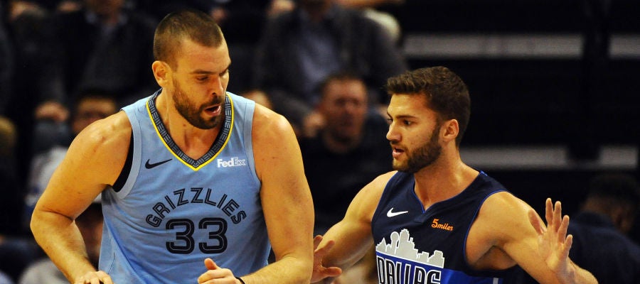 Marc Gasol, en acción ante los Dallas Mavericks Marc Gasol, en acción ante los Dallas Mavericks