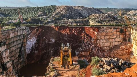 Vista de la cantera de piedra donde ayer dos operarios fallecieron