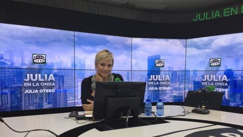 Gloria Serra en Julia en la onda