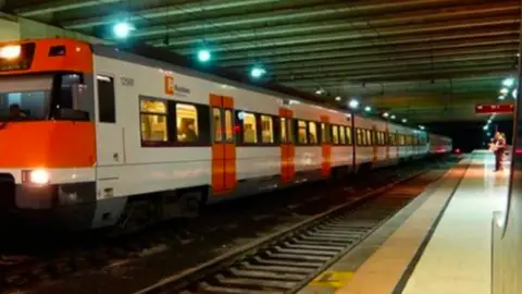Imagen de un tren de Rodalies (Archivo) Imagen de un tren de Rodalies