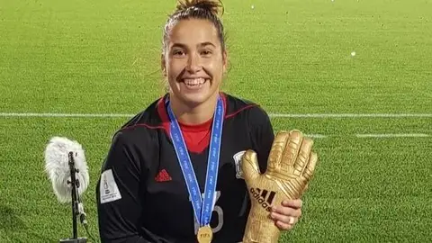 Cata Coll Fútbol