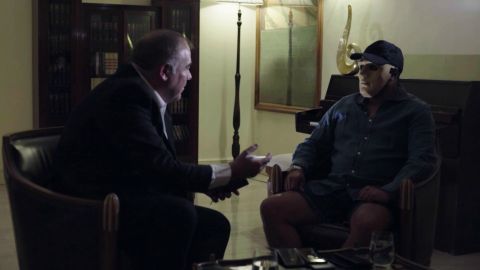 Antonio Garc&iacute;a Ferreras habla con Maxi, jefe de una banda de narcos