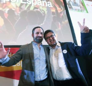 El presidente de Vox, Santiago Abascal, y el candidato a la presidencia de la Junta de Andalucía, Francisco Serrano El presidente de Vox, Santiago Abascal, y el candidato a la presidencia de la Junta de Andalucía, Francisco Serrano