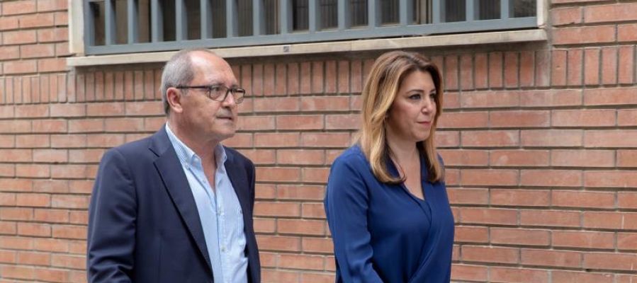El secretario de Organización del PSOE-A, Juan Cornejo, con Susana Díaz El secretario de Organización del PSOE-A, Juan Cornejo, con Susana Díaz