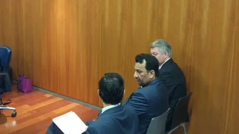 El jeque Al-Thani en los juzgados de Málaga El jeque Al-Thani en los juzgados de Málaga