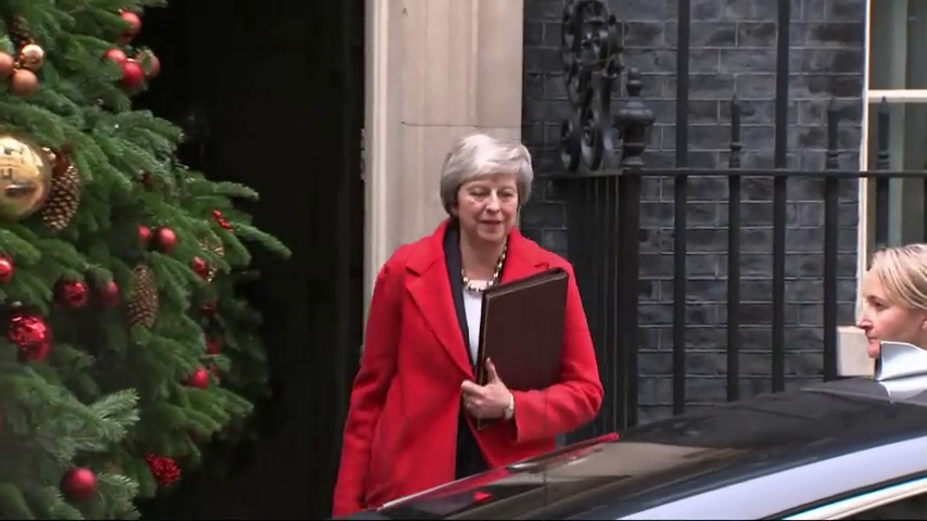 El líder de los 'tories' euroescépticos pide a May que dimita pese a superar la moción de censura El líder de los 'tories' euroescépticos pide a May que dimita pese a superar la moción de censura